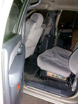 2001 3500 crew rear seat3-IAEI.jpg (81700 bytes)