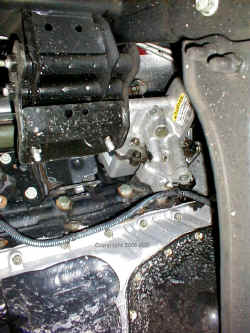 2001 Duramax engine under rf-tour-IAEI.jpg (92827 bytes)